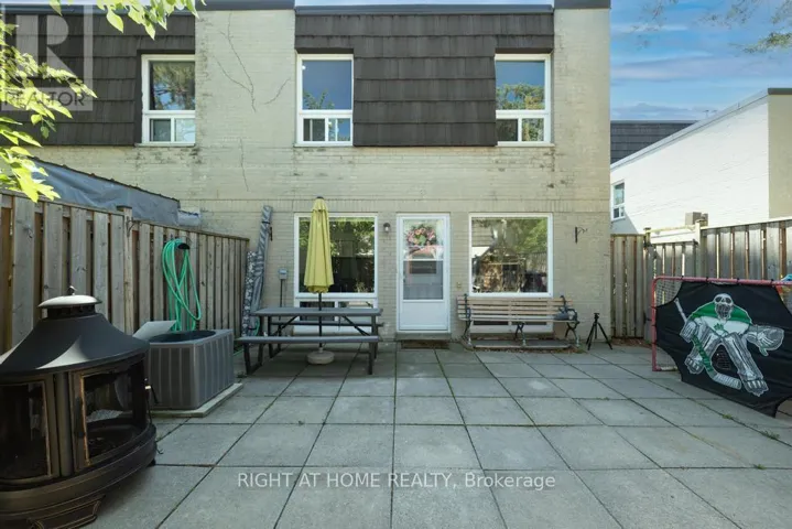 13 - 23 FOUR WINDS DRIVE, Toronto (York University Heights), Ontario M3J1K7