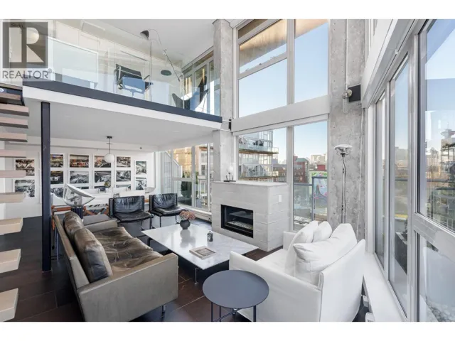 624 289 ALEXANDER STREET, Vancouver, British Columbia V6A4H6