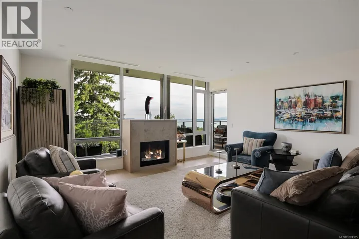 202 5388 Hill Rise Terr, Saanich, British Columbia V8Y3K2