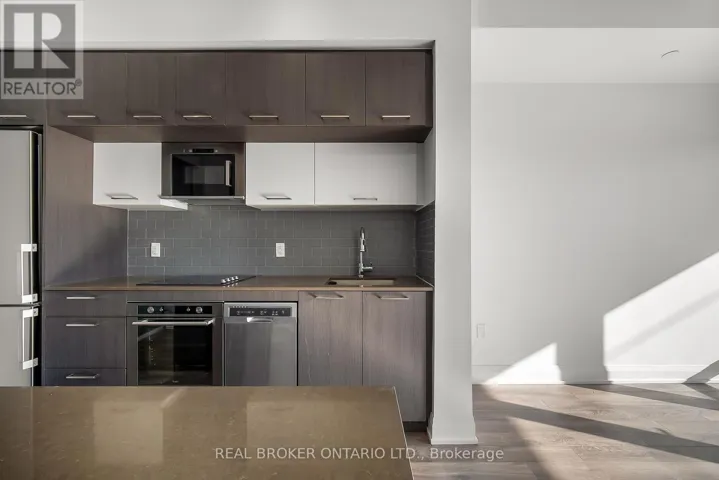 326 - 4800 HIGHWAY 7, Vaughan (East Woodbridge), Ontario L4L1H8