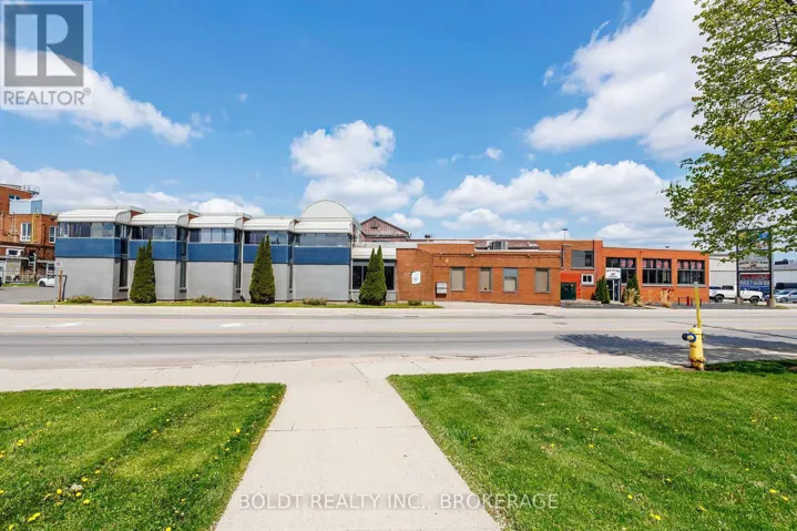 120 - 325 WELLAND AVENUE, St. Catharines (E. Chester), Ontario L2R2R2