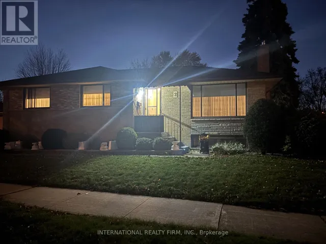 2 TYNEVALE DRIVE, Toronto (Willowridge-Martingrove-Richview), Ontario M9R2B4