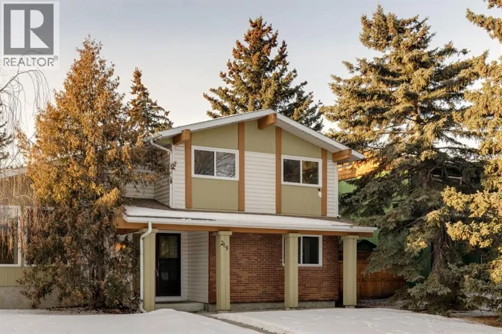 219 Silvercreek Close NW, Calgary, Alberta T3B4G4