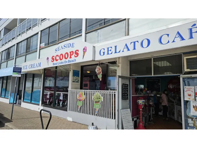 14893 MARINE DRIVE, White Rock, British Columbia V4B1C2