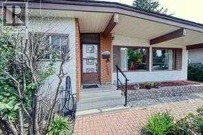 10212 8 Street SW, Calgary, Alberta T2W0H1