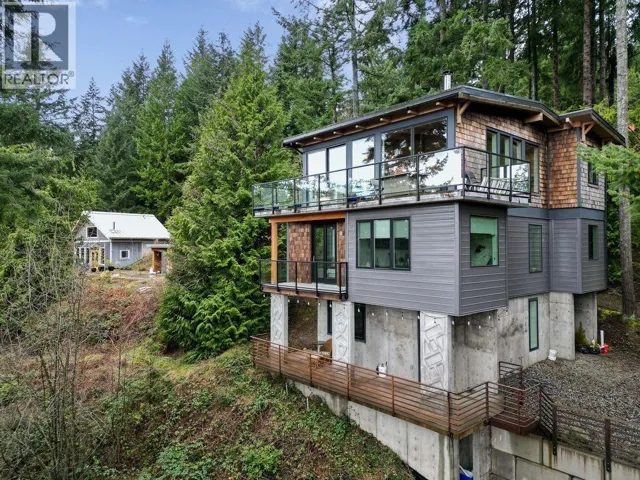 1572 MOUNTAIN ROAD, Gibsons, British Columbia V0N1V2