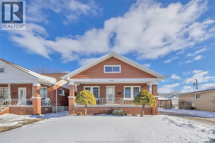 1006 PILLETTE, Windsor, Ontario N8Y3B6