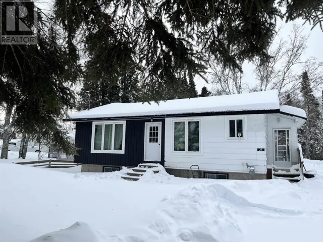 25 Balsam Avenue, Ear Falls, Ontario P0V1T0