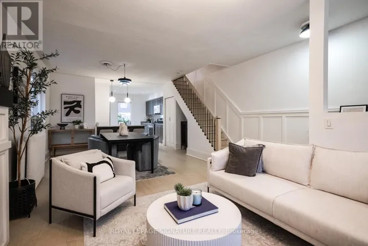 216 PARKMOUNT ROAD, Toronto (Greenwood-Coxwell), Ontario M4J4V6