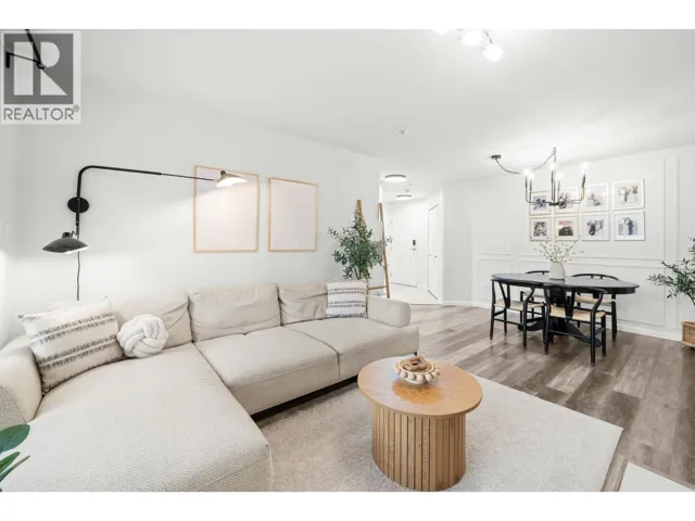 118 5900 DOVER CRESCENT, Richmond, British Columbia V7C5R4