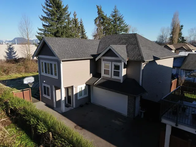 2 20209 98A AVENUE, Langley, British Columbia V1M3E3