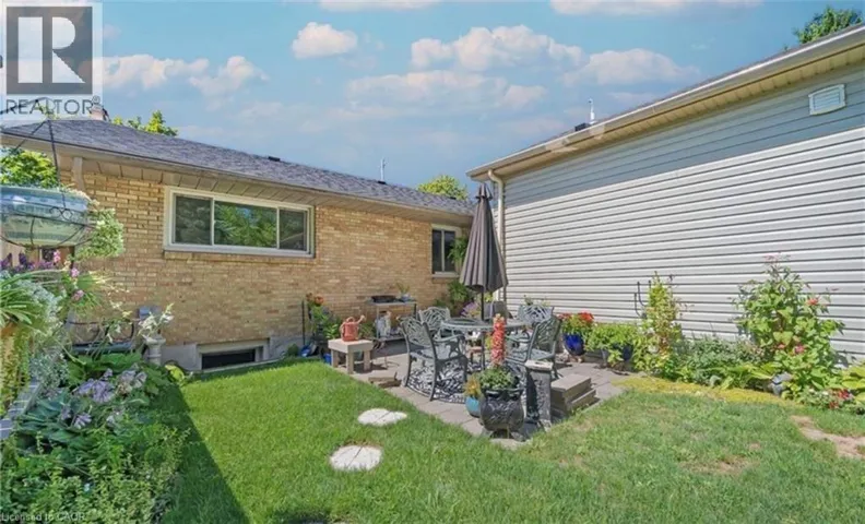 364 BEACHWOOD Avenue Unit# B, London, Ontario N6J3K1