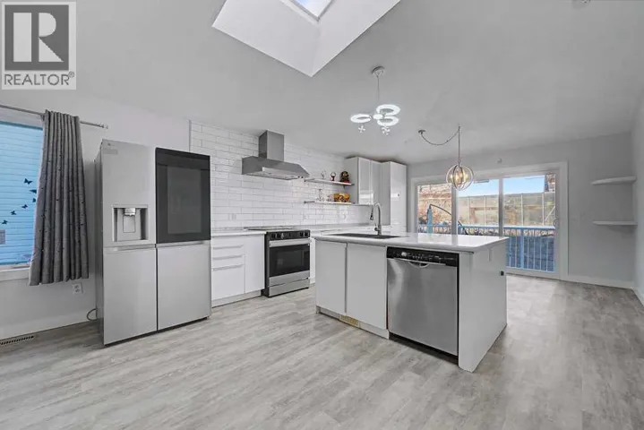 267 Panamount Hill NW, Calgary, Alberta T3K5M3