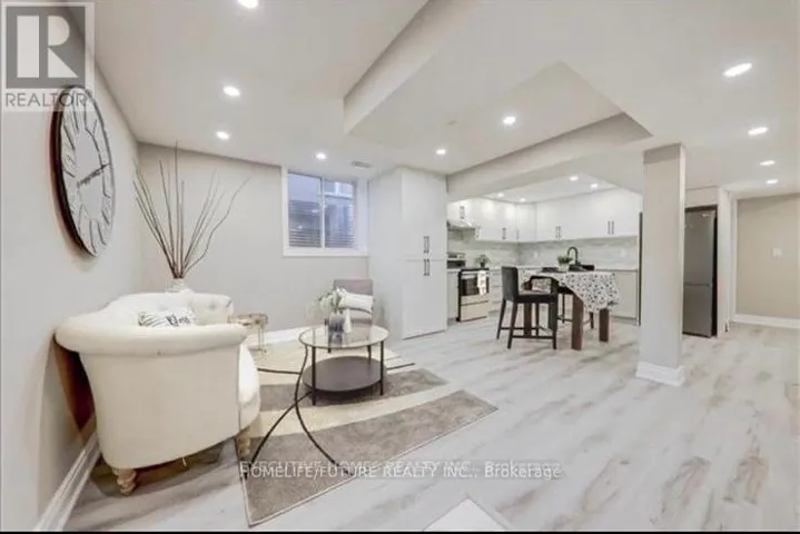 30 BALL CRESCENT, Whitby (Williamsburg), Ontario L1P1W6