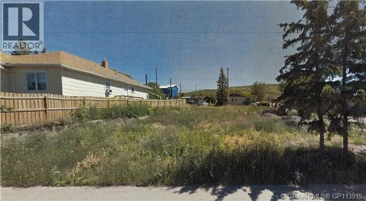 9413/9411 98 Street, Peace River, Alberta T8S1S4