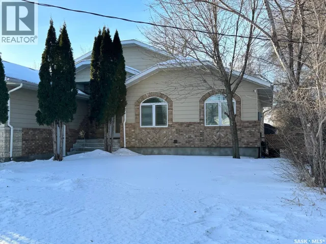 833 Peters AVENUE, Oxbow, Saskatchewan S0C2B0
