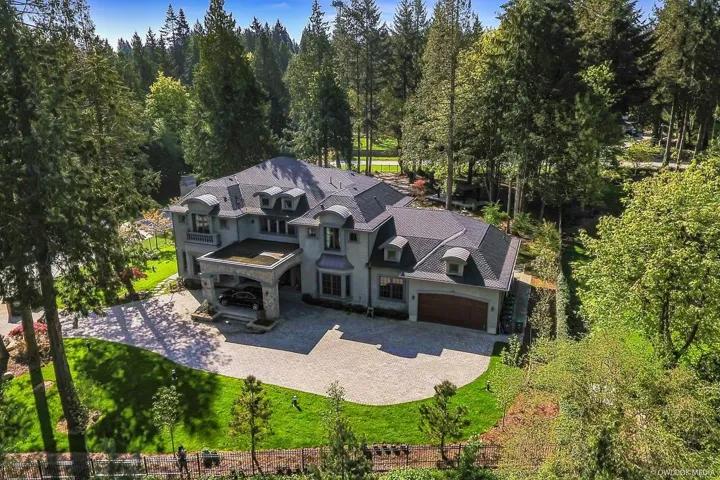 2923 WOODCREST PLACE, Surrey, British Columbia V4P2K8