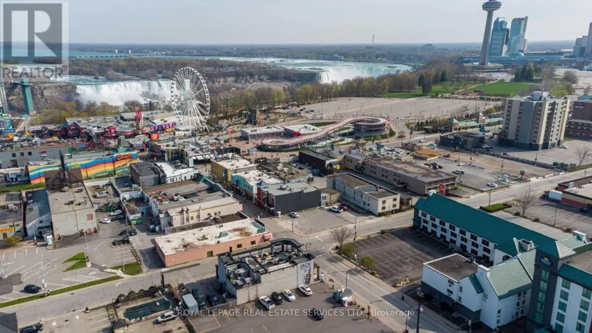 5043 CENTRE STREET, Niagara Falls (Clifton Hill), Ontario L2G3N8