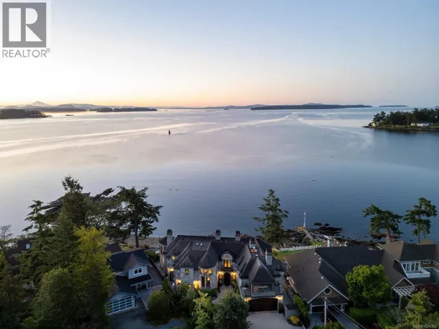 10493 Allbay Rd, Sidney, British Columbia V8L2P2