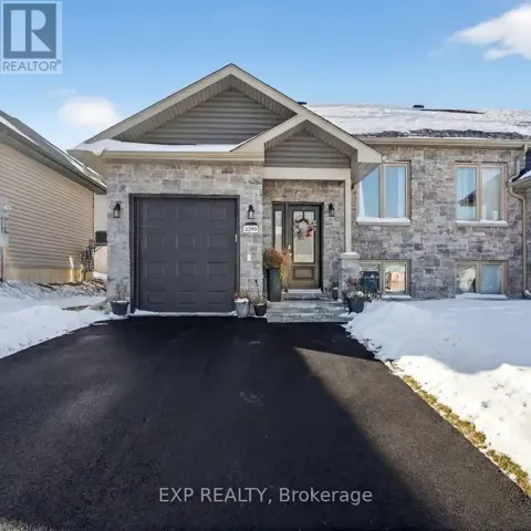 2390 WATSON CRESCENT, Cornwall, Ontario K6H0H8