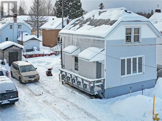 7 Sixth Ave, Levack, Ontario P0M2C0