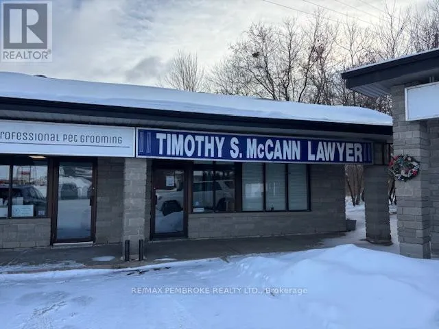 680 PEMBROKE STREET E, Pembroke, Ontario K8A3M2