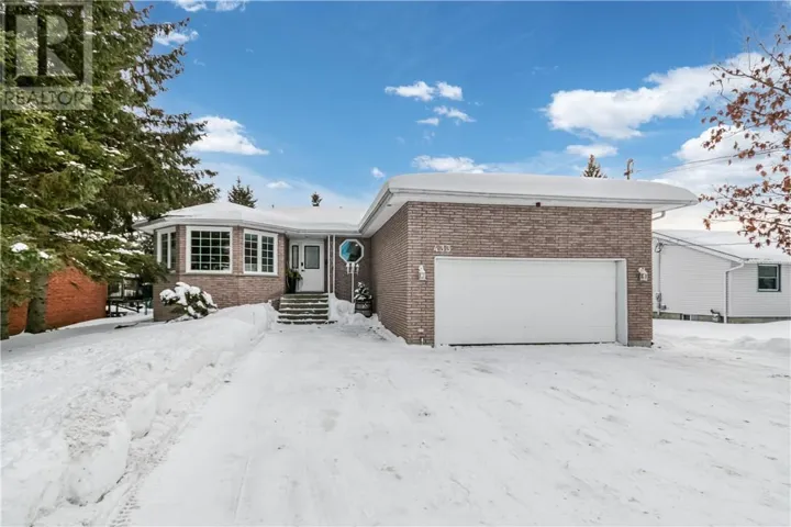 433 Raymond Crescent, Azilda, Ontario P0M1B0
