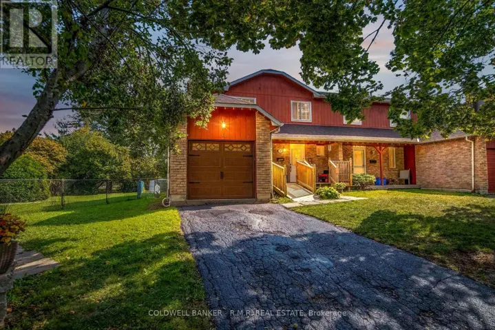 11 BEECROFT COURT, Whitby (Lynde Creek), Ontario L1P1C7