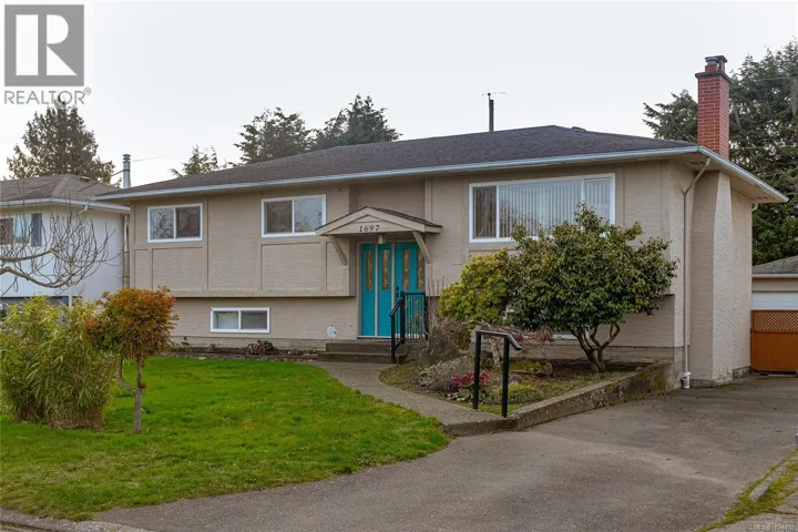 1697 Cedarwood Close, Saanich, British Columbia V8N1H1