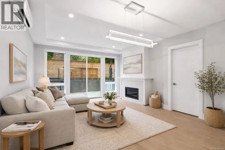 103 990 Doumac Ave, Saanich, British Columbia V8Y1M4