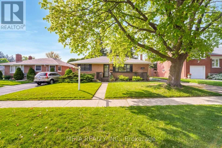 4 GREENVIEW STREET, Guelph (Grange Road), Ontario N1E1Y3