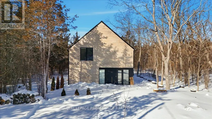 372 PRINYERS COVE CRESCENT, Prince Edward County (North Marysburg Ward), Ontario K0K2T0