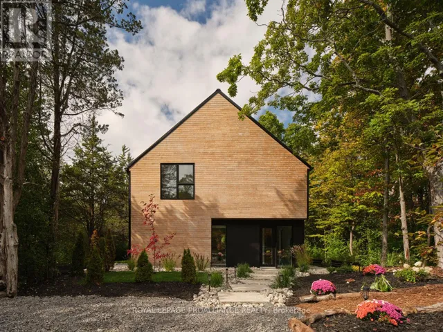 372 PRINYERS COVE CRESCENT, Prince Edward County (North Marysburg Ward), Ontario K0K2T0