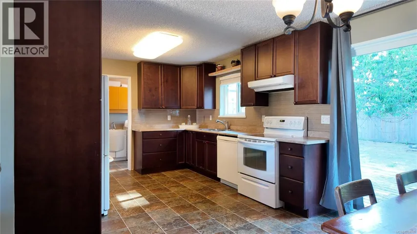 3000 Country Close, Campbell River, British Columbia V9W6X6