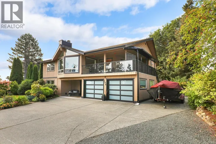 204 Spindrift Rd, Courtenay, British Columbia V9N9S8