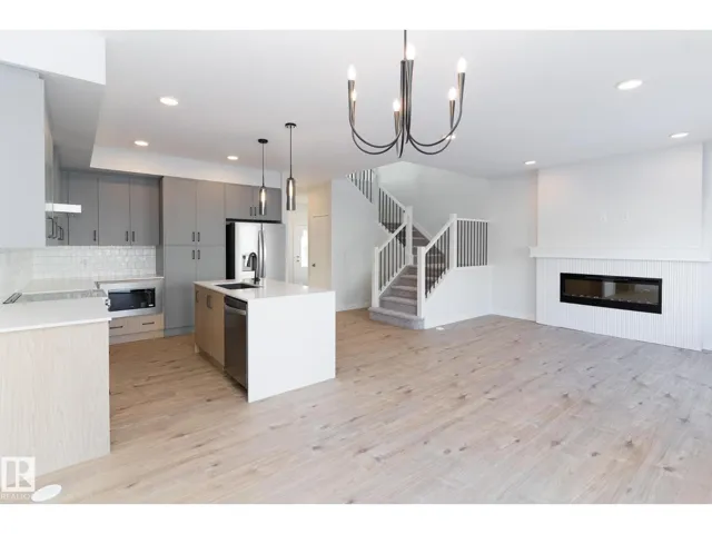 3038 DIXON LD SW, Edmonton, Alberta T6W5L2
