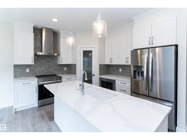 3216 DIXON WY SW, Edmonton, Alberta T6W5L3