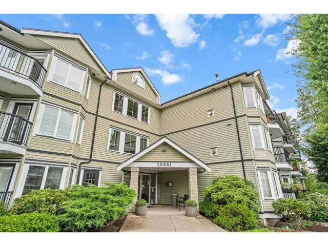 208 20881 56 AVENUE, Langley, British Columbia V3A3Z3