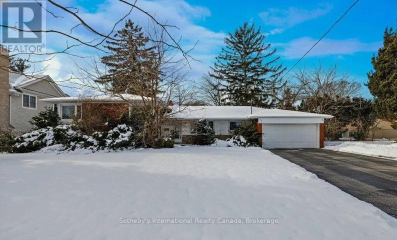 272 PINEHURST DRIVE, Oakville (FD Ford), Ontario L6J4X3