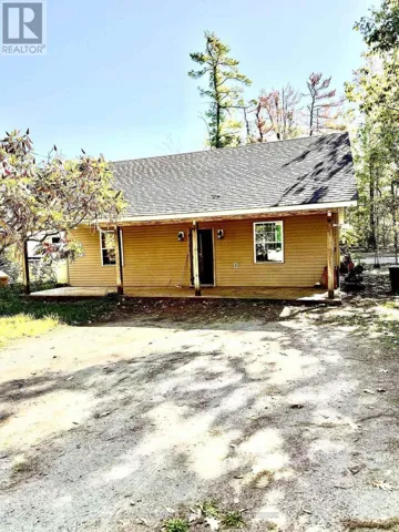 2 OAKWOOD DRIVE, Kawartha Lakes (Fenelon Falls), Ontario K0M1N0