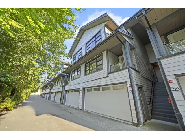 209 13585 16 AVENUE, Surrey, British Columbia V4A1P6