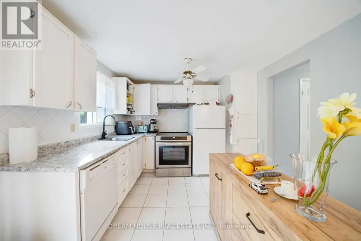 2048 WALKER AVENUE, Peterborough (Ashburnham Ward 4), Ontario K9L1S1