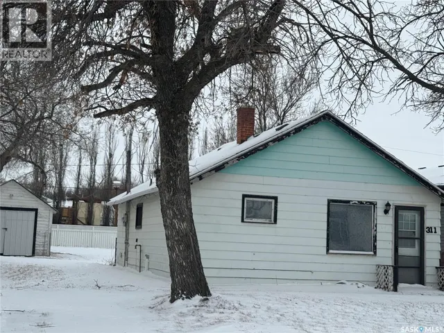 311 2nd AVENUE W, Assiniboia, Saskatchewan S0H0B0