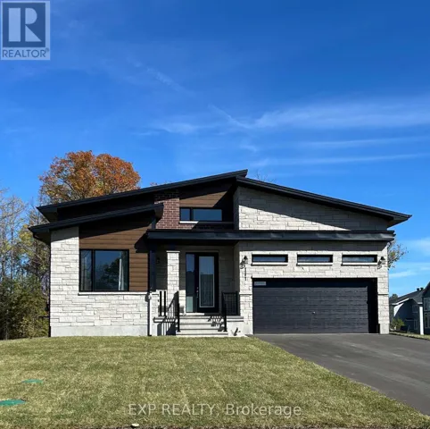 111 FRANK FISHER CRESCENT, Mississippi Mills, Ontario K0A1A0