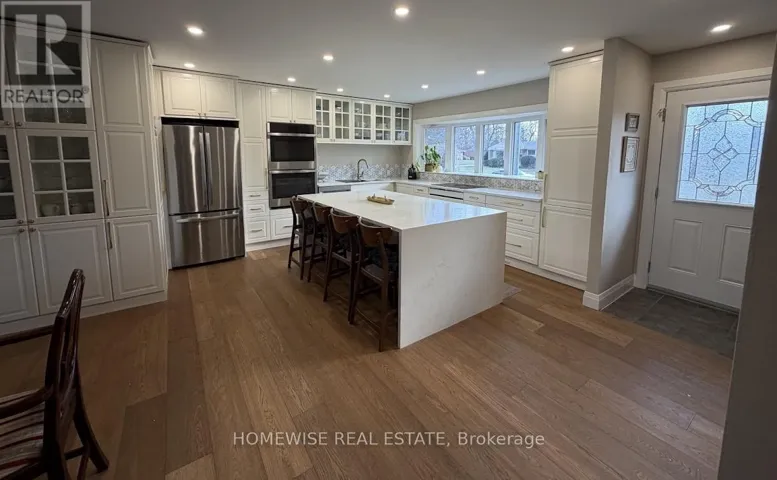 15 LAKEVIEW AVENUE, St. Catharines (Lakeshore), Ontario L2N2P8