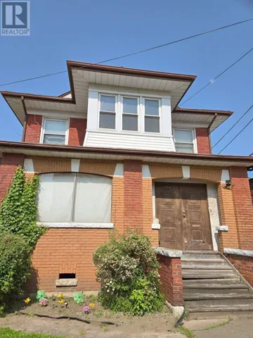 4689 CRYSLER AVENUE, Niagara Falls (Downtown), Ontario L2E3V7