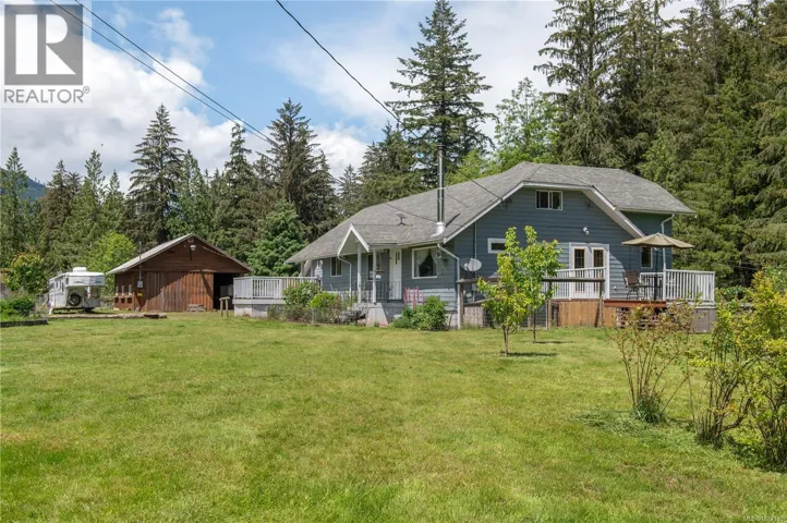 870 Sayward Rd, Sayward, British Columbia V0P1R0