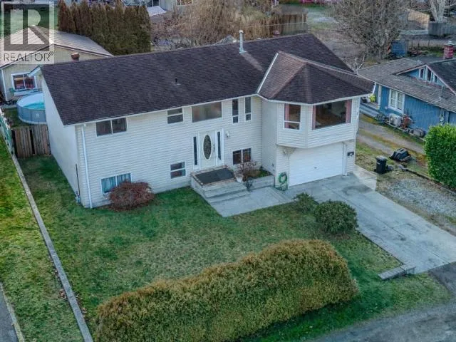 5439 MANSON AVE, Powell River, British Columbia V8A3R1