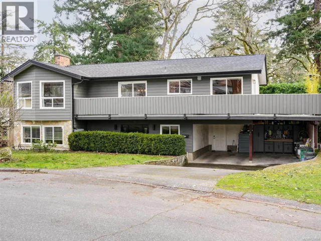 1091 Baldwin Pl, Saanich, British Columbia V8X4G9
