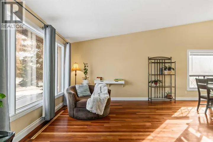 1343 Berkley Drive NW, Calgary, Alberta T3K1T4